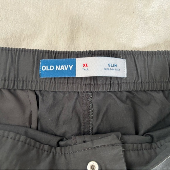 Old Navy Men's Tall Gray Shorts - Picture 2 of 3